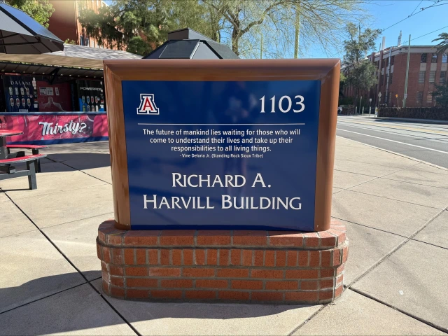 Harvill Sign (English)