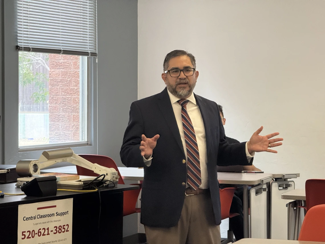 Dr. Matthew Sakiestewa Gilbert teaching AIS 495 A, on Vine Deloria Jr.